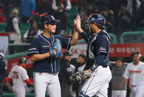 4차전에 승리한 두산 베어스 <연합뉴스>